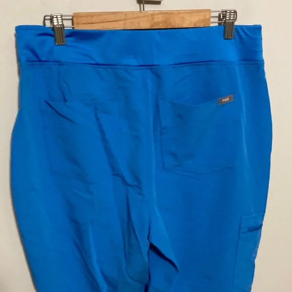 Figs Vibrant Blue Scrub Pants High Waisted Zamora Joggers Women’s Size Large - Picture 12 of 16
